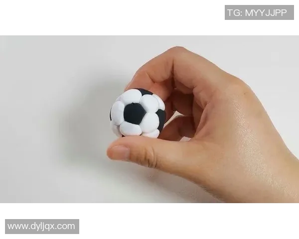 创意手工:足球明星粘土画框制作全攻略,轻松打造个性艺术作品 创意手工:足球明星粘土画框制作全攻略,轻松打造个性艺术作品