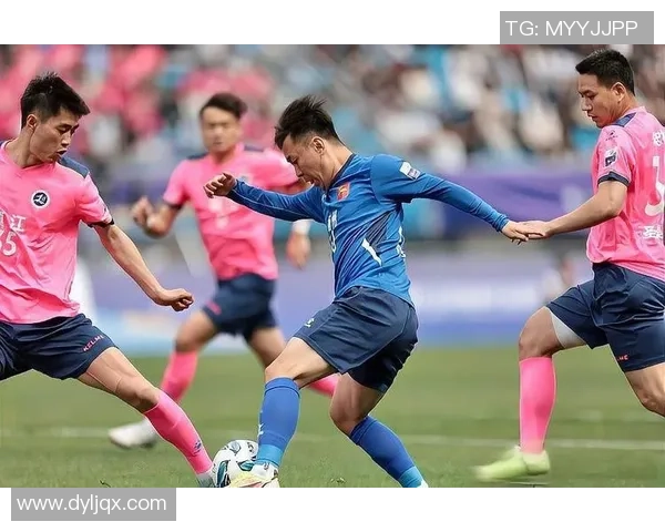 南美足球明星激情对决赛场展现卓越技艺与团队合作精神