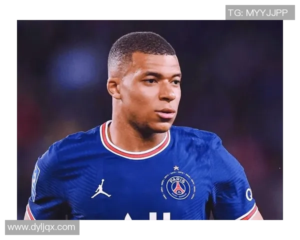 法国足球小将崭露头角展现青春风采助力球队争夺荣誉与梦想 法国足球小将崭露头角展现青春风采助力球队争夺荣誉与梦想