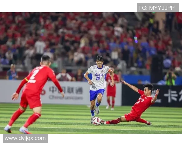 赛后分析：深圳足球队与重庆足球队球员个人能力对比与表现评估