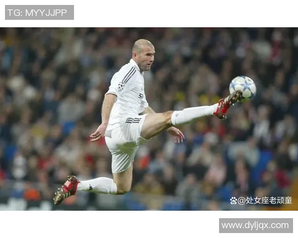 足球殿堂中的传奇时刻与伟大球员的辉煌历史回顾 足球殿堂中的传奇时刻与伟大球员的辉煌历史回顾